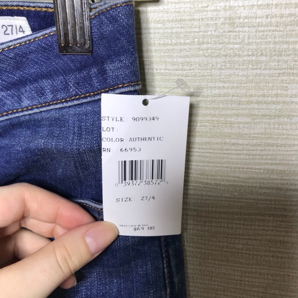 NWT Vince Camuto Medium Wash Straight Jeans Sz27/4 - Picture 3 of 6